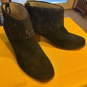 Cute Toms Dark Suede Ankle Boots